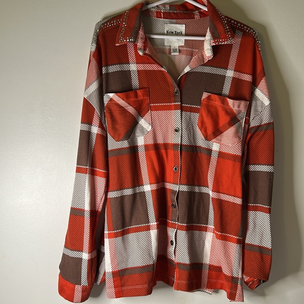New York Laundry plaid studded sz L button top long sleeves red white western